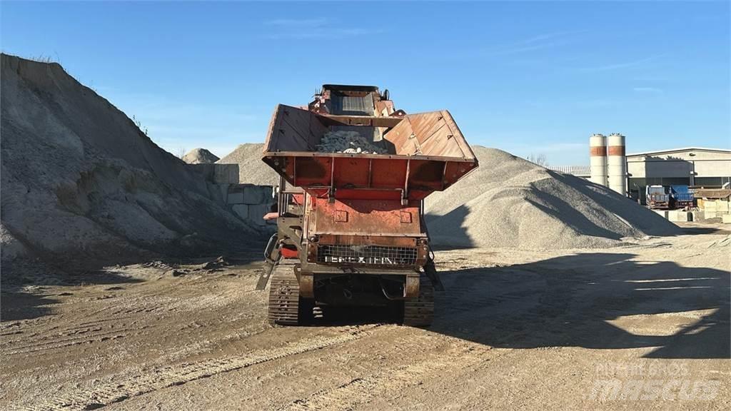 Terex Finlay C-1540 磨粉机
