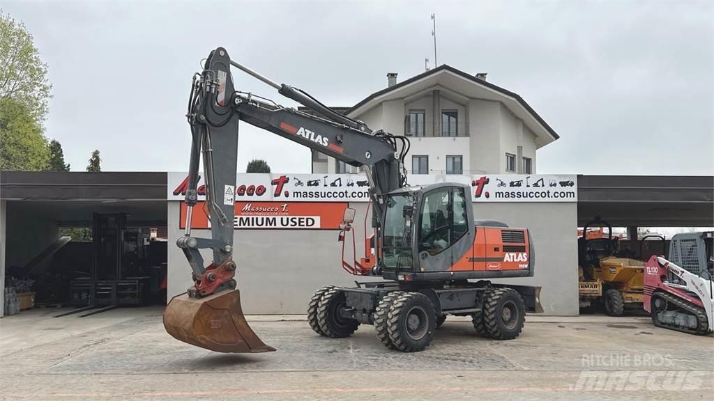 Terex TW190 轮式挖掘机