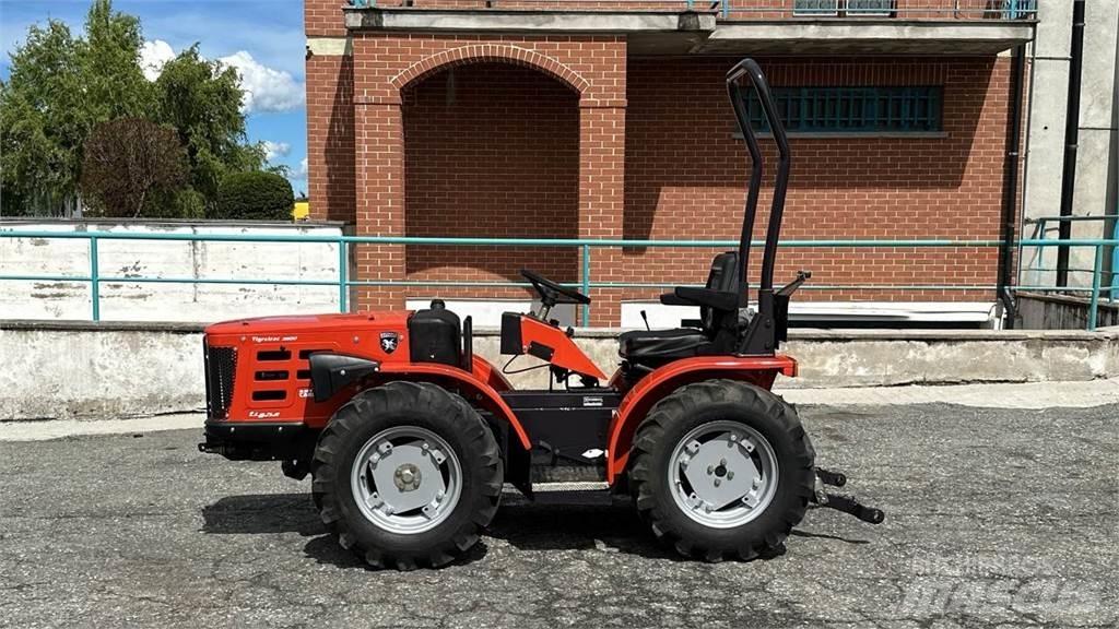  Tigretrac 3800 4x4 推雪机
