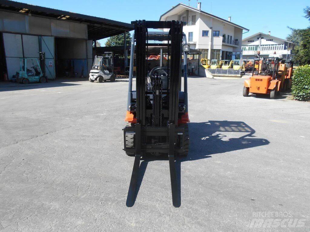 Toyota 02-7FDF18 柴油叉车