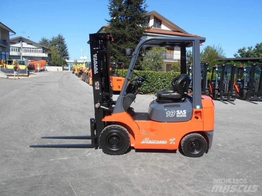 Toyota 02-7FDF18 柴油叉车