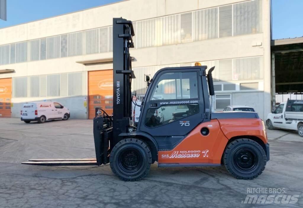 Toyota 40-8FD70N 柴油叉车