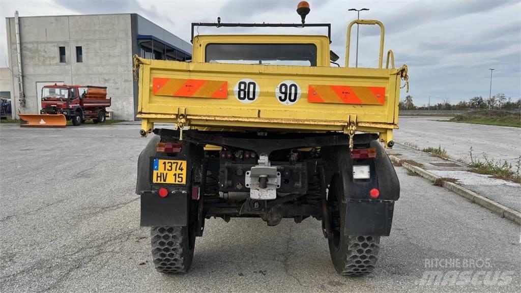 Unimog U130 其他货车