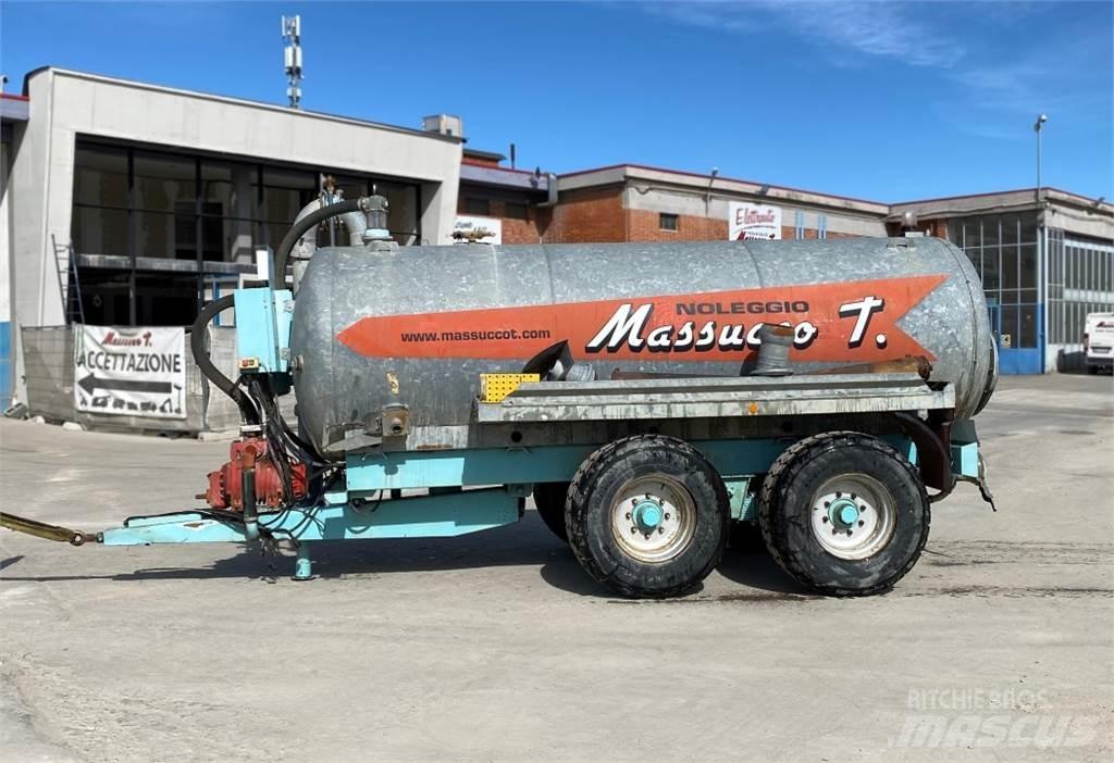 Vaia MB 141 油罐车