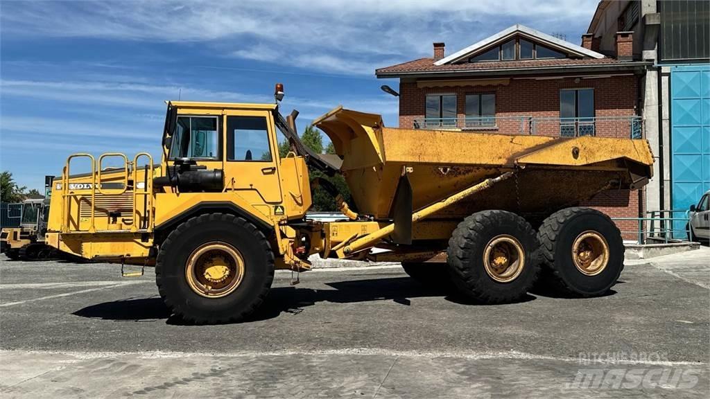 Volvo A25C 6X6 翻斗车\公路型自卸车