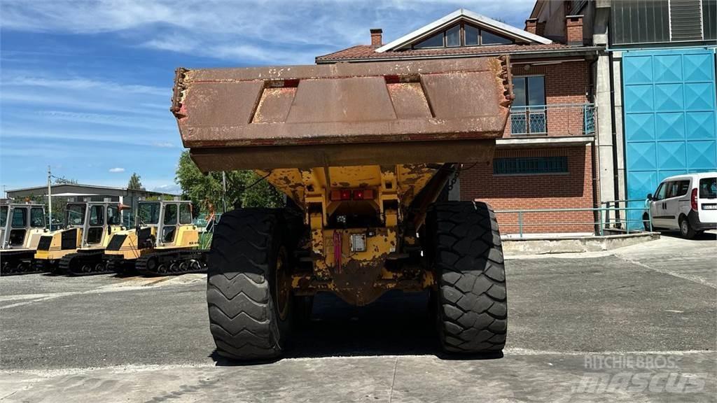 Volvo A25C 6X6 翻斗车\公路型自卸车