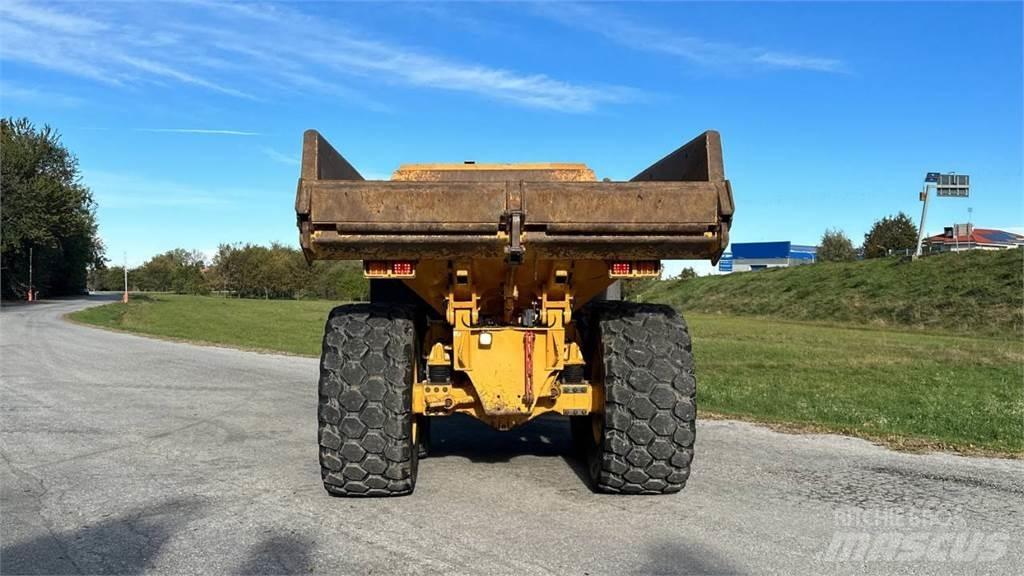 Volvo A30F 6x6 翻斗车\公路型自卸车