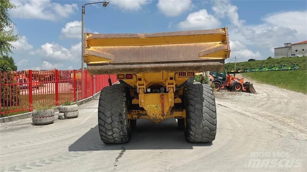 Volvo A30G 6x6 翻斗车\公路型自卸车