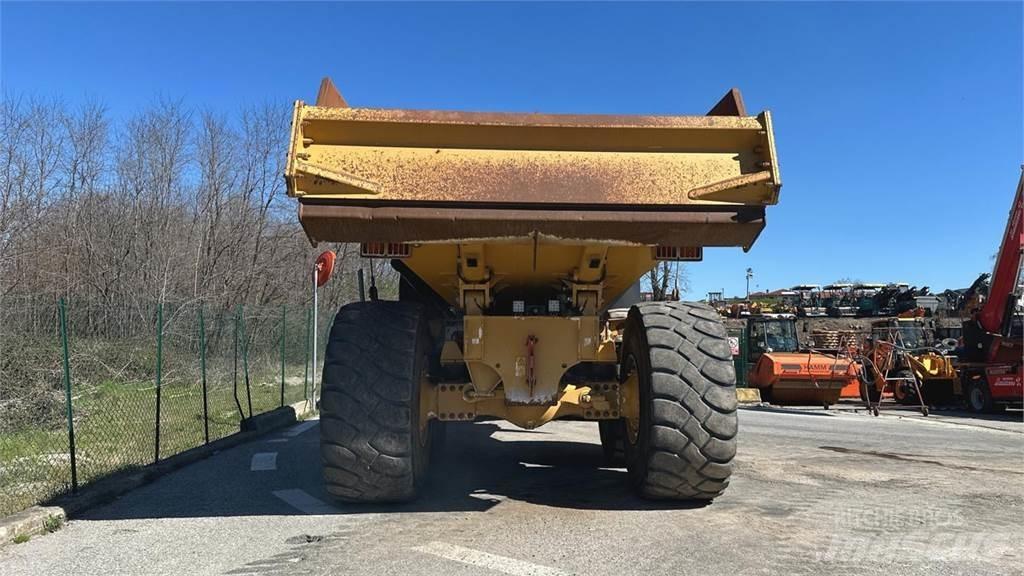 Volvo A40F 6x6 翻斗车\公路型自卸车