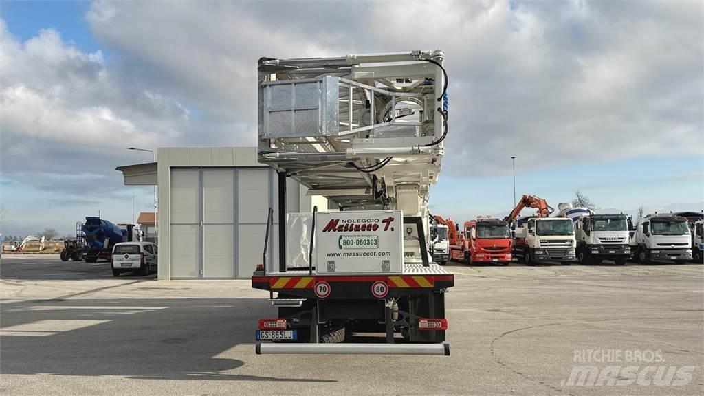 Volvo FM 11 BARIN 6x4 车载式高空作业车