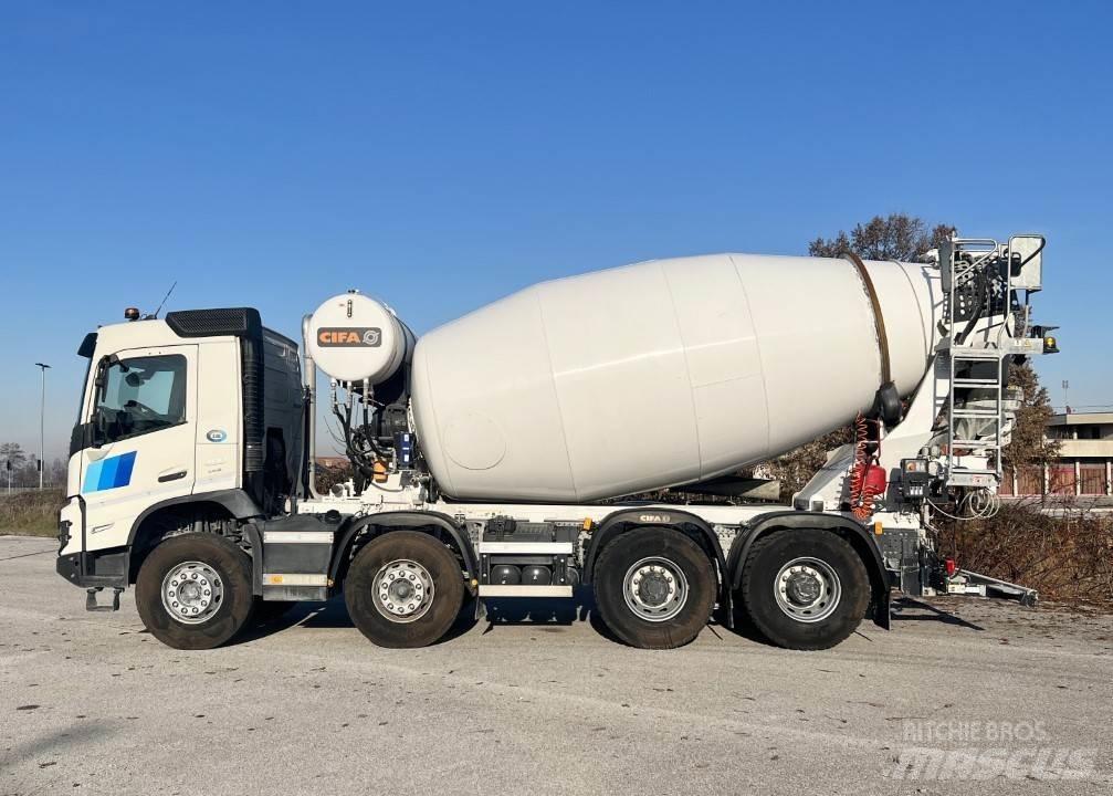 Volvo FMX 13 8x4 混凝土搅拌车