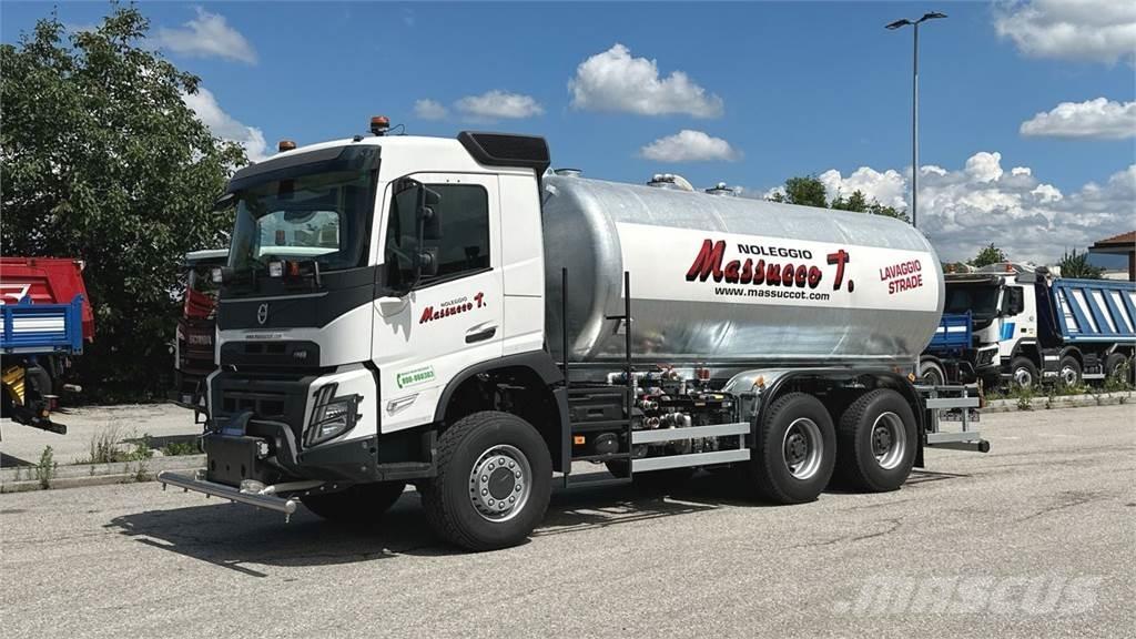 Volvo FMX 6X6 油罐车