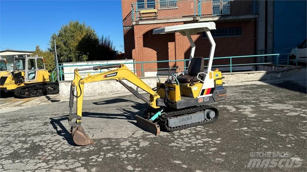 Yanmar B12-1 小型挖掘机