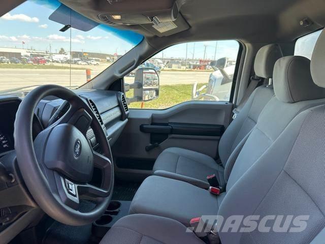 Ford F450 XL 4x2 厢式货车