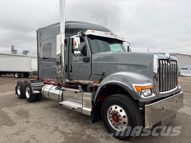 International HX 牵引车