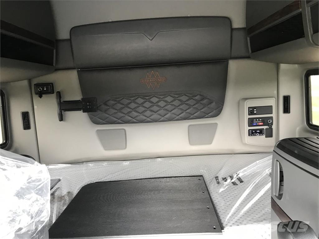 International HX 牵引车