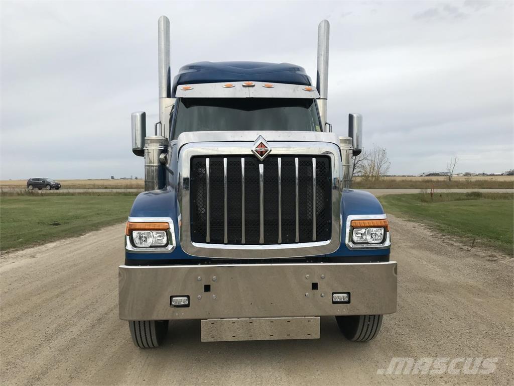 International HX 牵引车