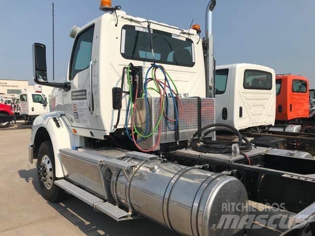 International HX 牵引车