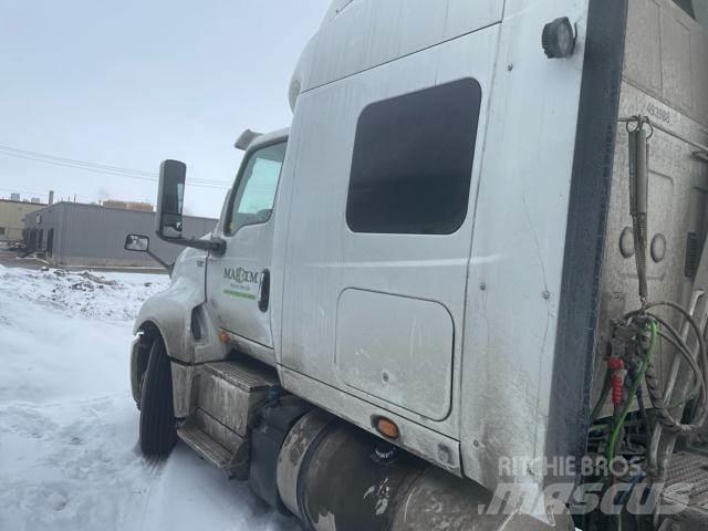 International LT 牵引车