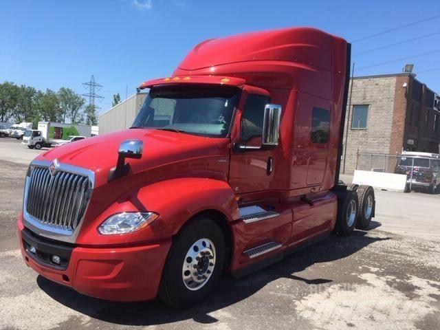 International LT 牵引车