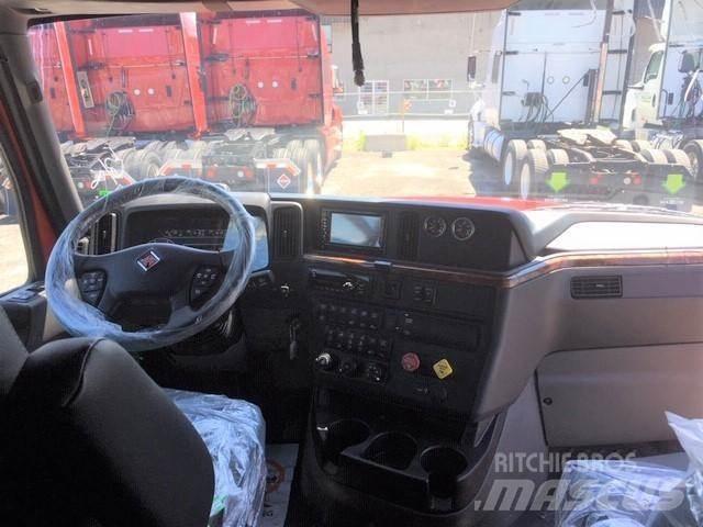 International LT 牵引车