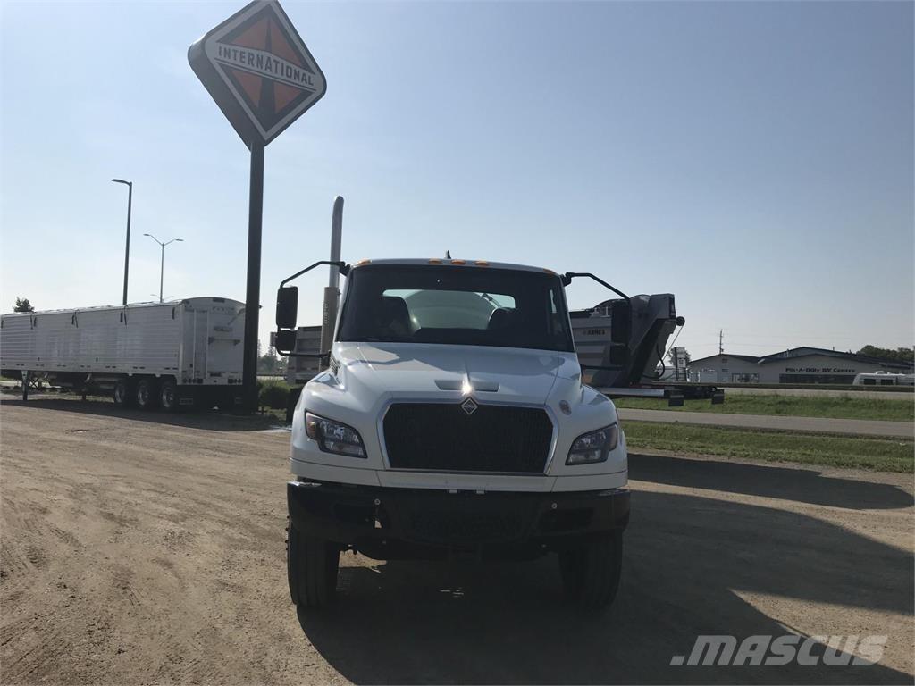 International MV 油罐车