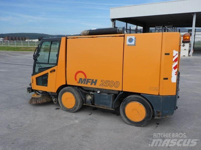 Aebi MFH 2500 道路清扫车