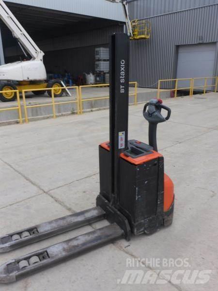 BT SWE080L 手推堆垛车