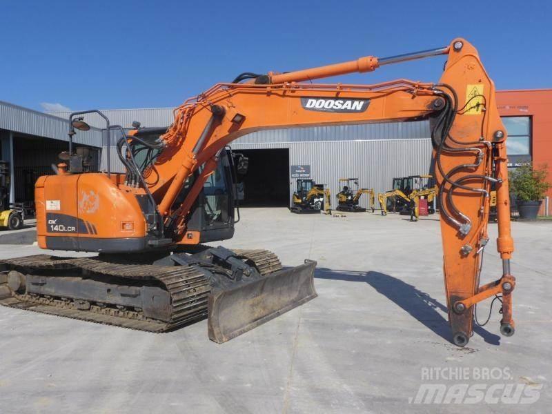 Doosan DX140LC 履带挖掘机