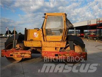 Dynapac cc421 土壤压实机
