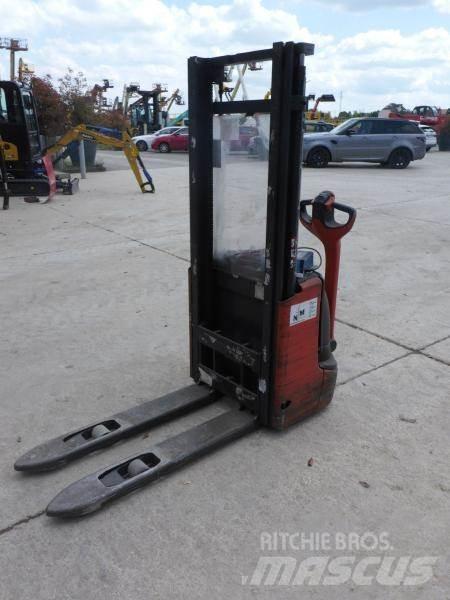 Fenwick L10 手推堆垛车