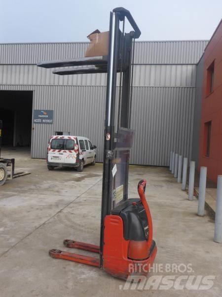 Fenwick L10 手推堆垛车