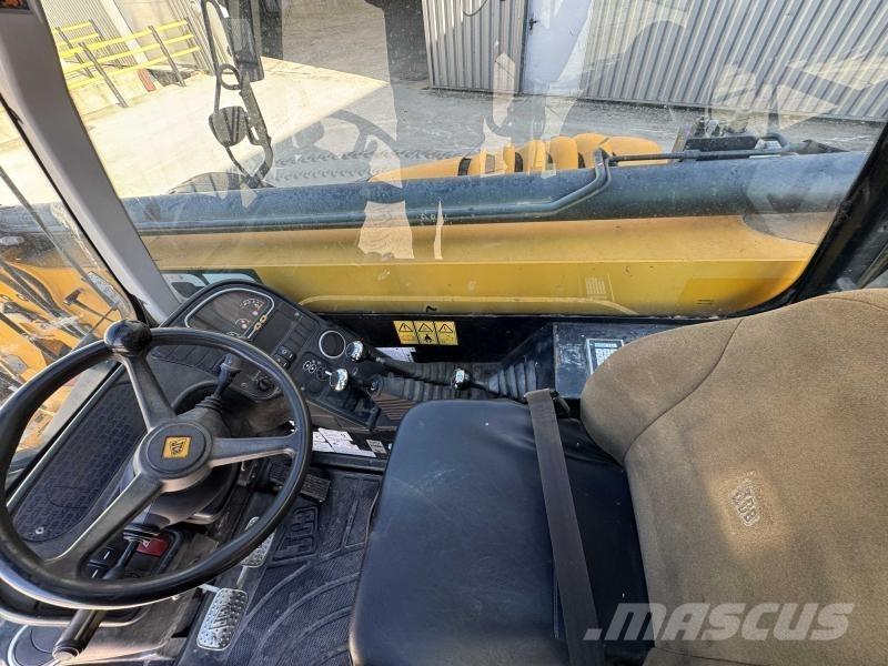 JCB 535-95 伸缩臂叉装车|叉装车