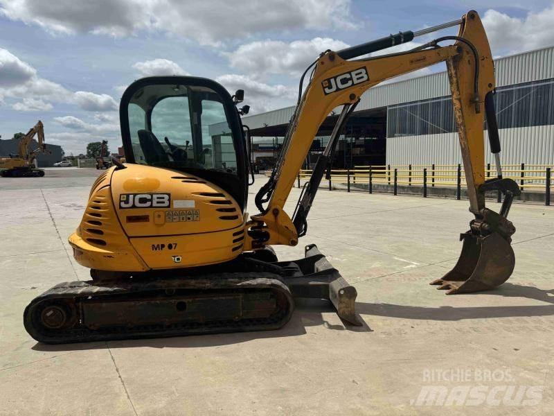 JCB 8065 小型挖掘机