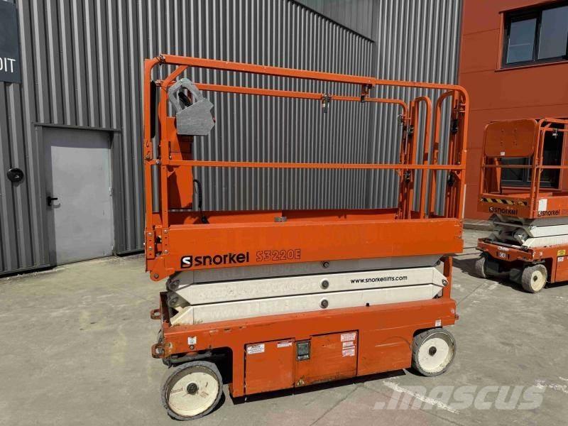 Snorkel S3220E 曲臂高空工作平台