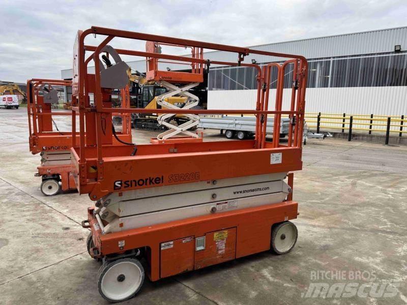 Snorkel SE3220E 曲臂高空工作平台