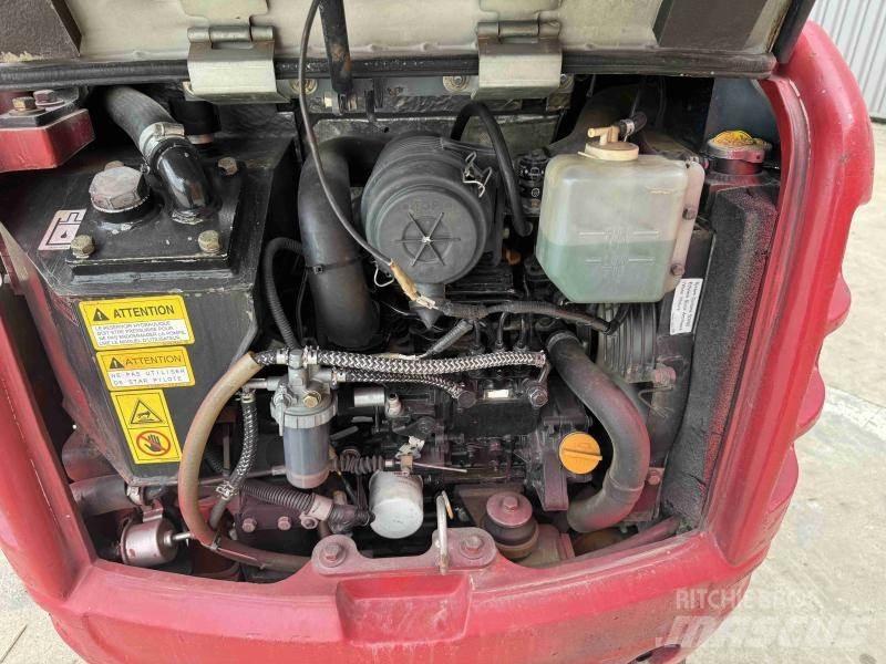 Takeuchi TB216 小型挖掘机