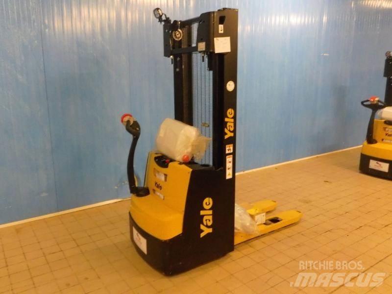 Yale MS12 手推堆垛车