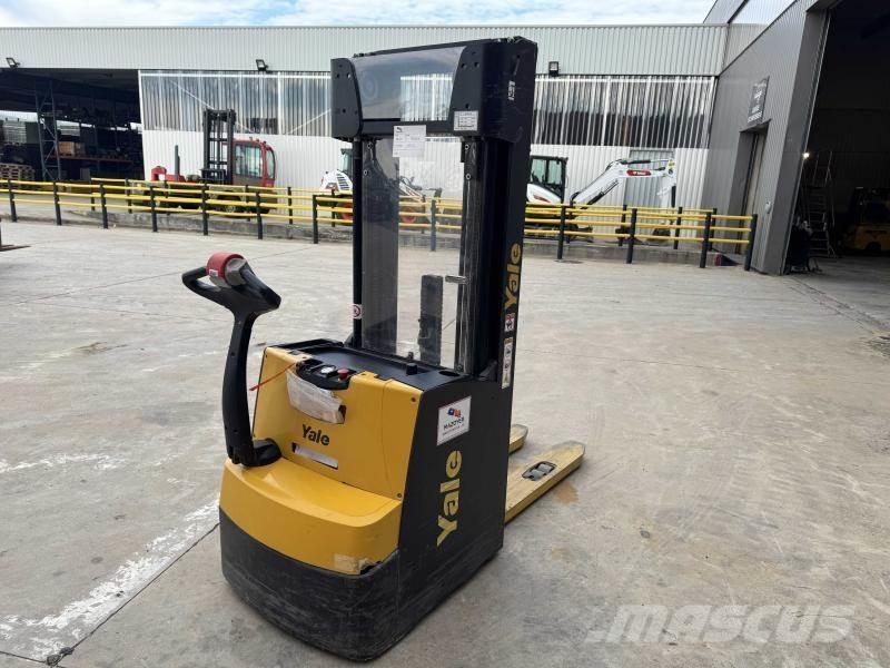 Yale MS16 IL 手推堆垛车