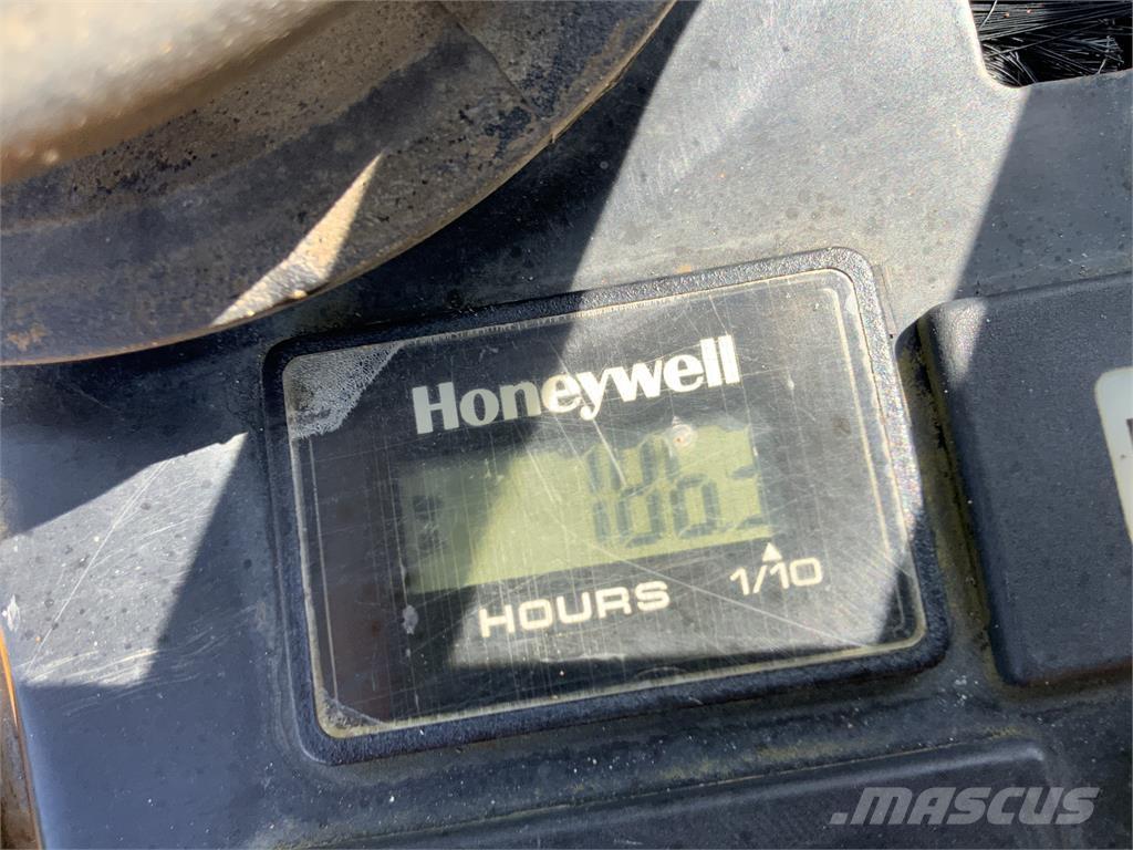 JCB 8008 Micro Digger 农业机械-其他