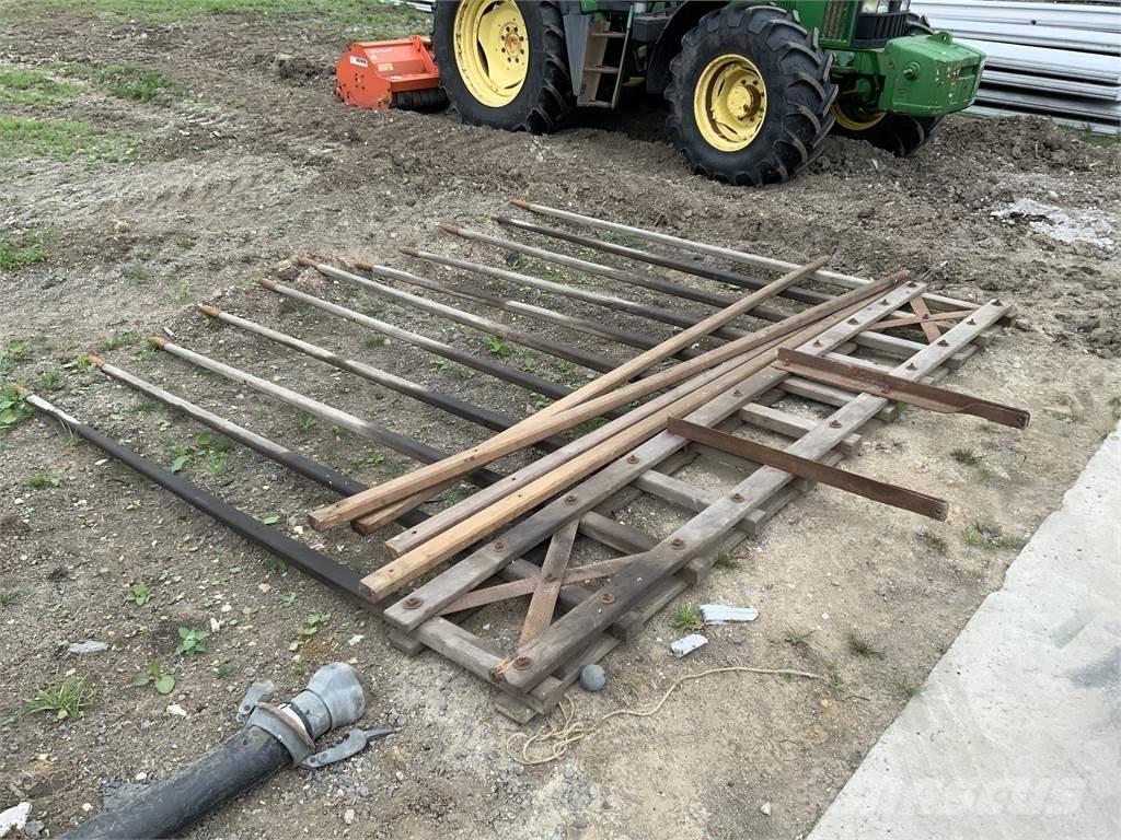  Old School Hay Rake 农业机械-其他