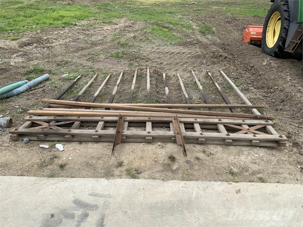  Old School Hay Rake 农业机械-其他