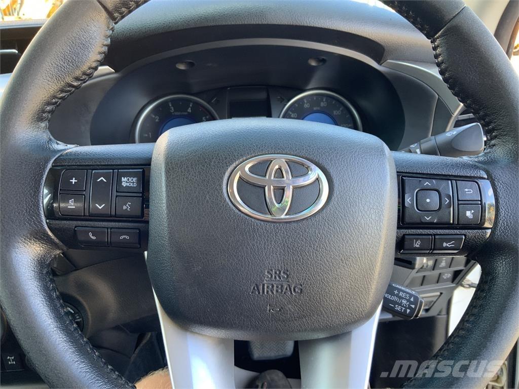 Toyota Hilux (ST24384) 农业机械-其他