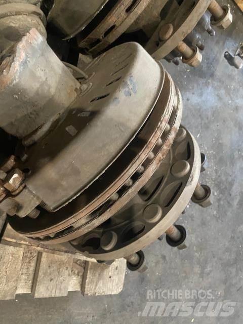 Volvo 8900 运输工具-其他