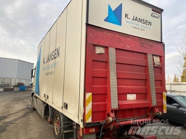 Volvo FH 散热器