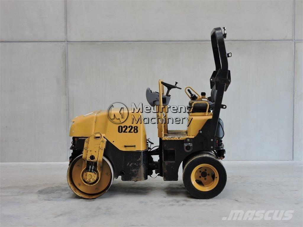 CAT CB225E 其他压路机