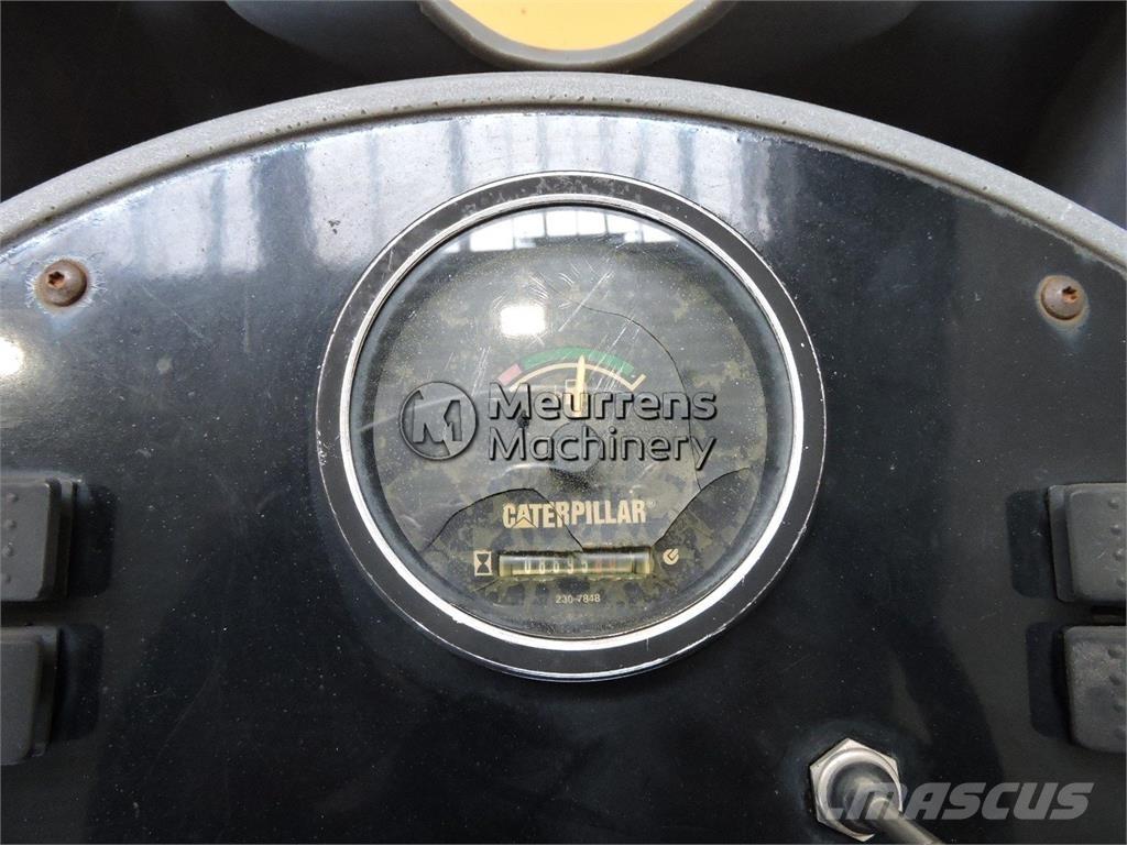 CAT CB225E 其他压路机