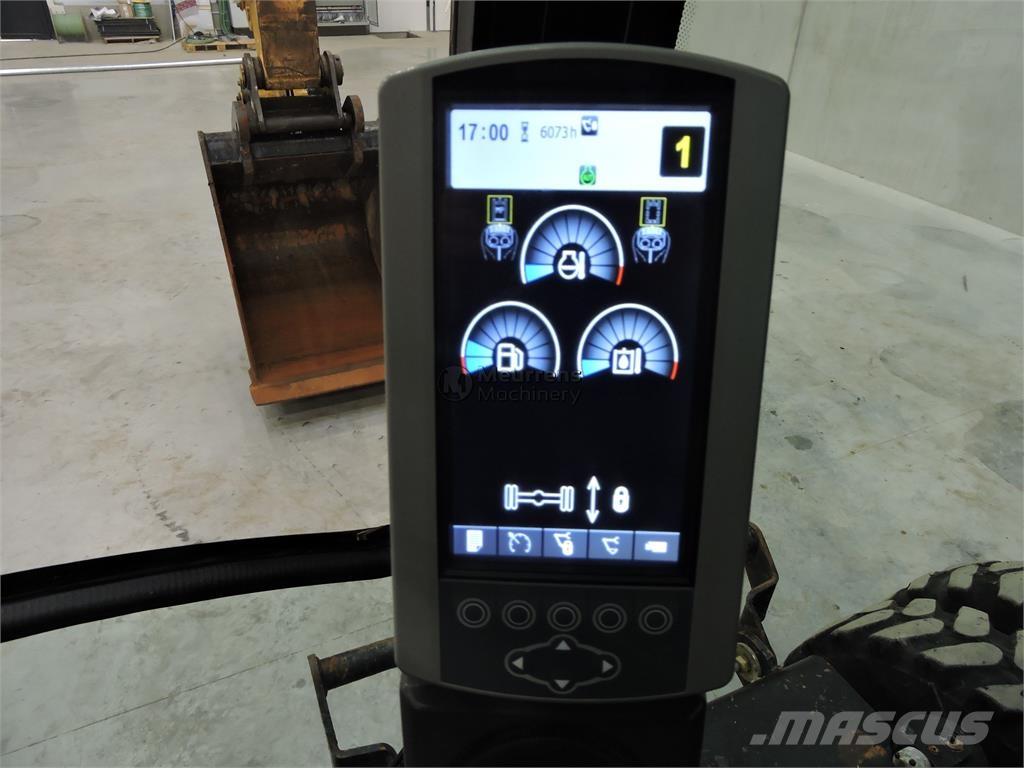 CAT M322D 轮式挖掘机