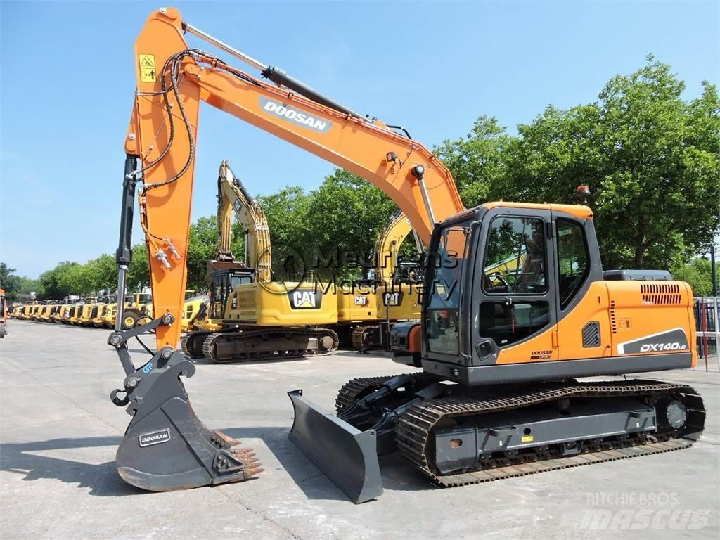 Doosan DX140LC 履带挖掘机