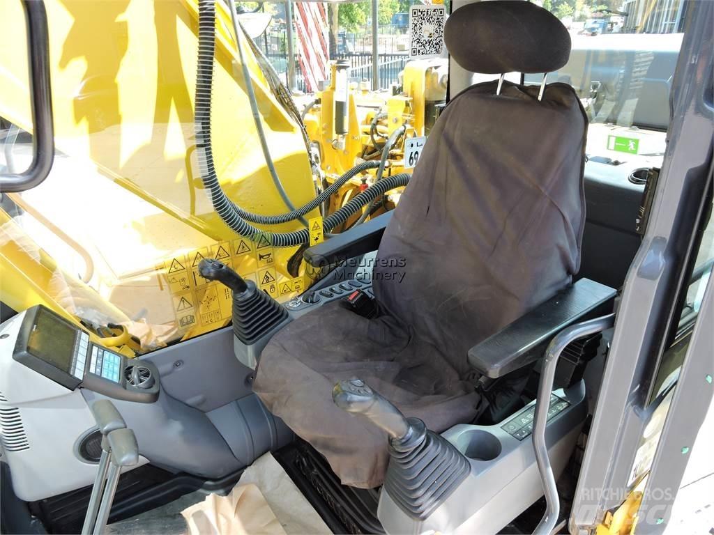 Komatsu PC210LC-10 履带挖掘机